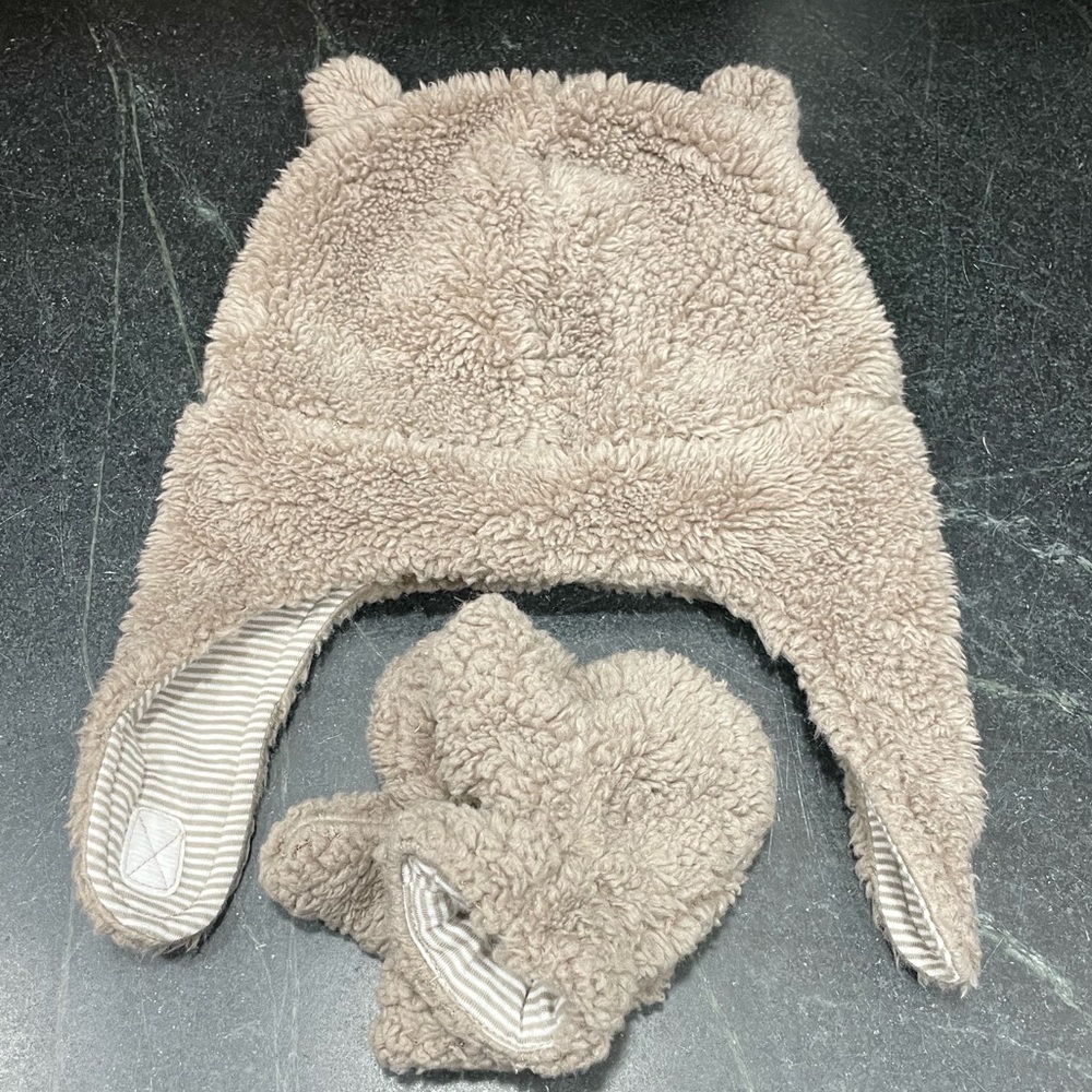 Carter’s Baby Unisex Winter Bear Ears Hat w/ Matching Gloves Size 12-24 Months